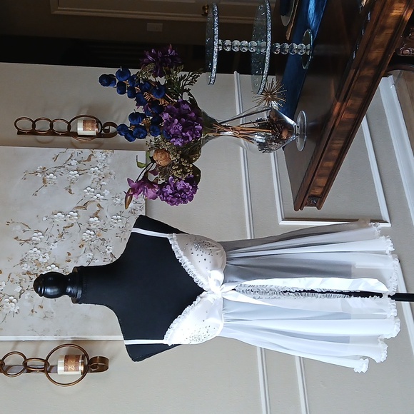 Victoria's Secret White Embellished Babydoll Nightie. Size 36C - Picture 7 of 17